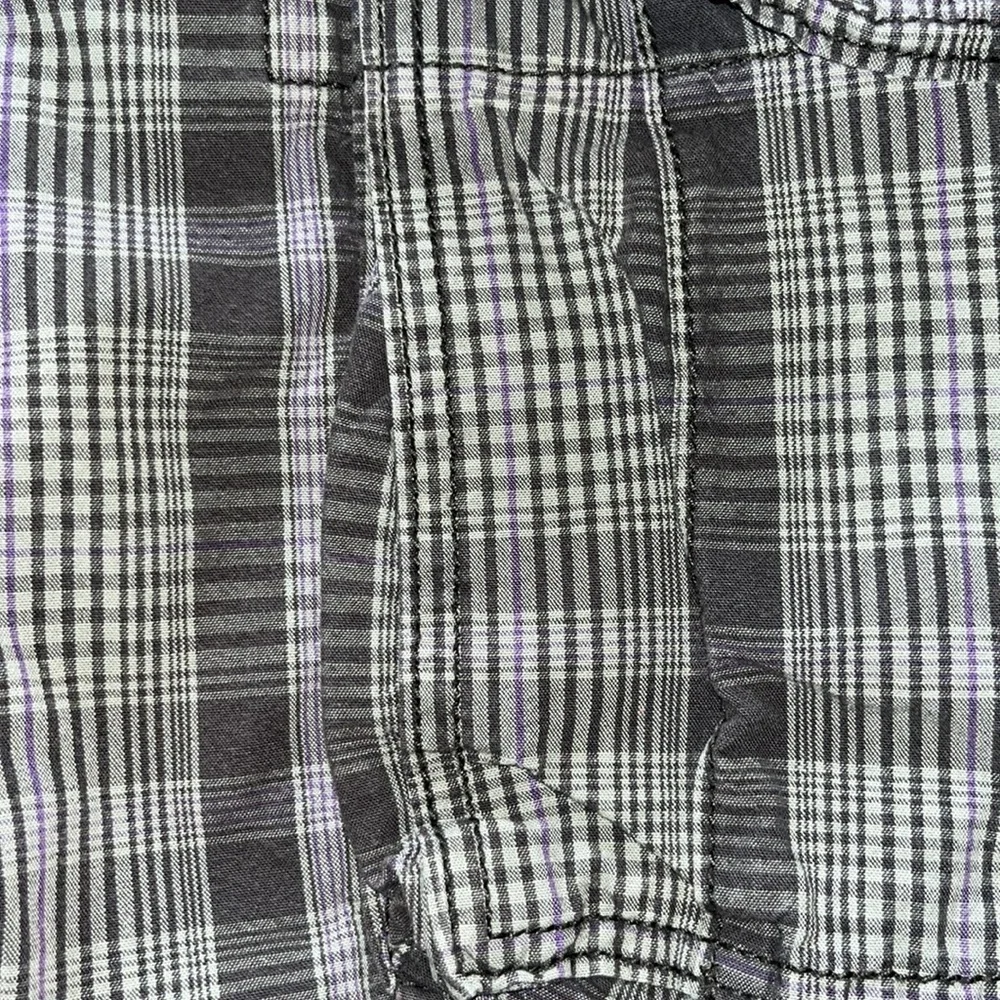 Levi’s charcoal gray/purple plaid cargo shorts size 32